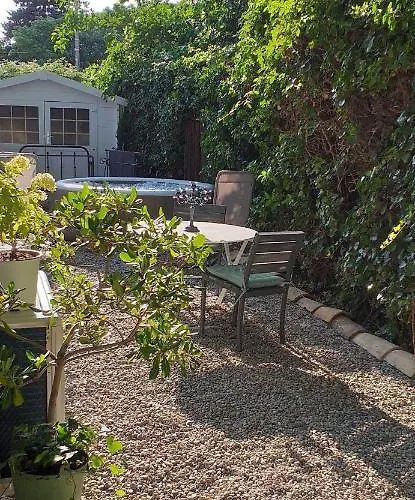 Le Petit Jardin ...